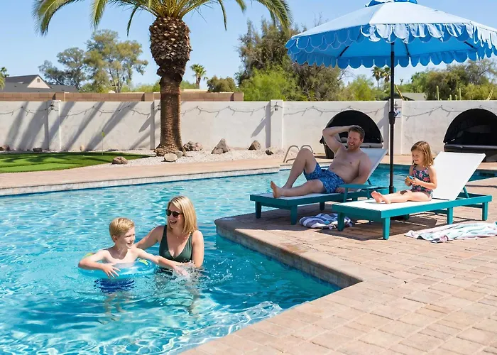 Dom wakacyjny Sonoran Grove Epic Yard With Two Pickleball Courts Scottsdale