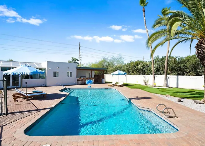 Dom wakacyjny Sonoran Grove Epic Yard With Two Pickleball Courts Scottsdale