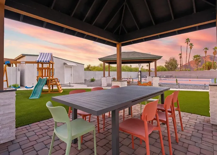 Dom wakacyjny Sonoran Grove Epic Yard With Two Pickleball Courts Scottsdale