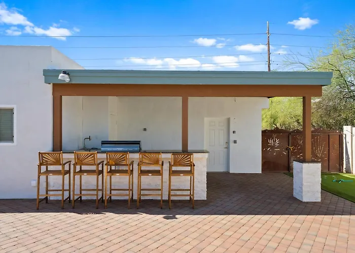 Sonoran Grove Epic Yard With Two Pickleball Courts