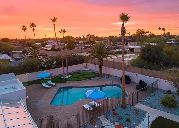 Sonoran Grove Epic Yard With Two Pickleball Courts